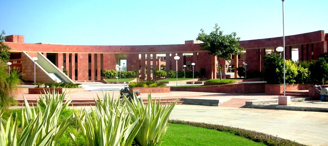 C:\Users\Local User\Desktop\25850_LNMIT_New.webp