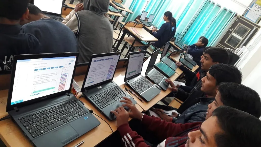 kayakalp student giving eSaral test series 